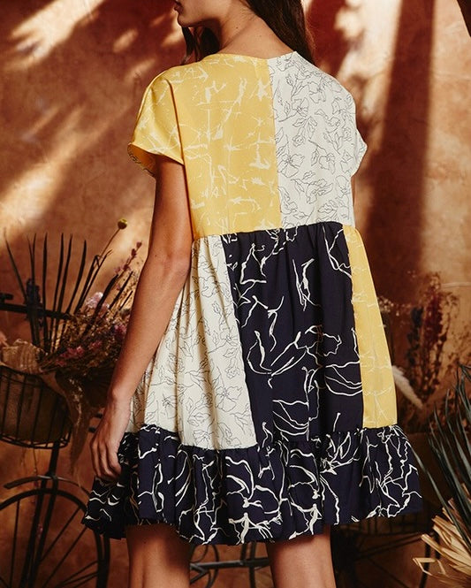 Small - Contrast Detail Short Dress