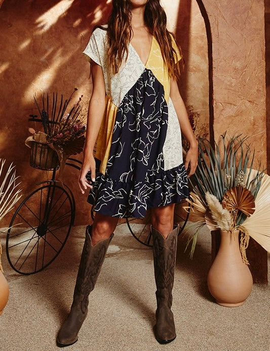 Small - Contrast Detail Short Dress