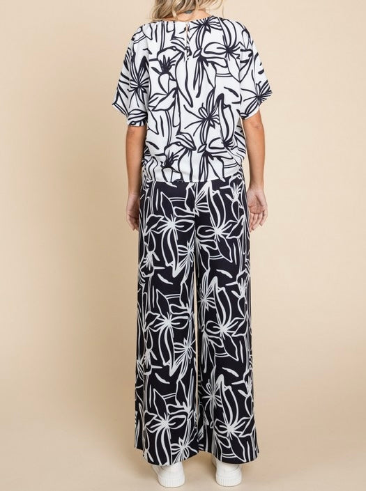 Small - Black & Write Plant Print Pants